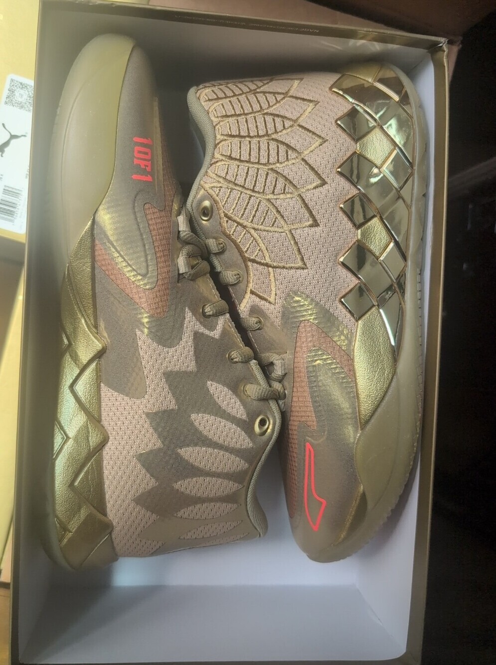 Men's Puma Lamelo Ball MB.01 Golden Child Metallic Gold Size 10 NIB - Picture 2 of 2